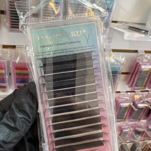 ae7cc281-92b8-40d6-8322-d0cad7f8100e-1392-0000015b4dba0e82_file Cepillo con peine para cejas y pestañas