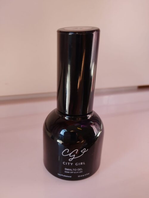 f8b31f36-6c6f-4ff7-bb38-e30c22783b79 Esmalte Negro City girl