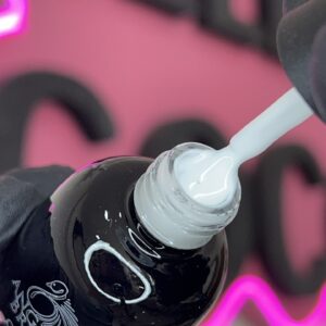 Esmalte Blanco de Angela Bresciano