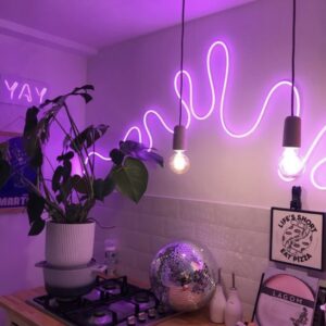 Luz Led Neon, color violeta.