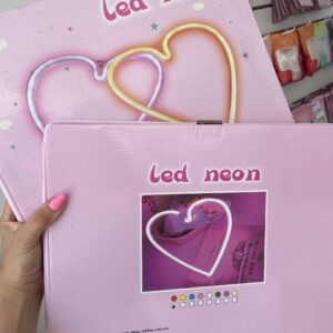 b18a1693-fac1-42ec-bed6-545b42d1422a-55319-00000a25c3b09374_file Luz corazón neón