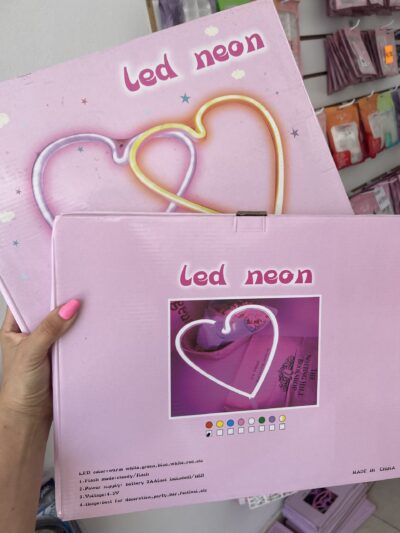 b18a1693-fac1-42ec-bed6-545b42d1422a-55319-00000a25c3b09374_file Luz corazón neón