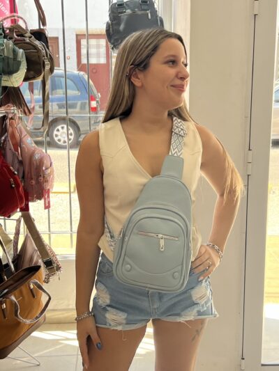 Cartera bandolera celeste