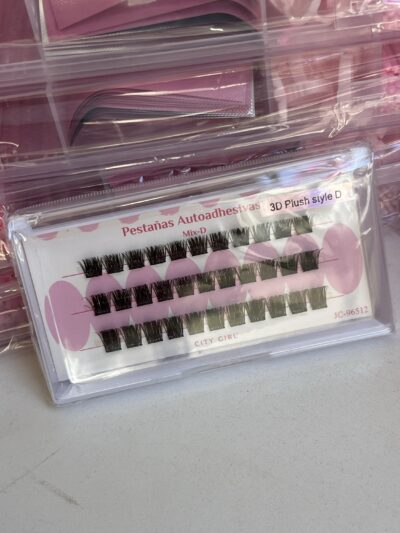 Pestañas AUTOADHESIVAS en grupo