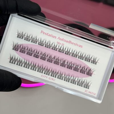 Pestañas AUTOADHESIVAS en grupo